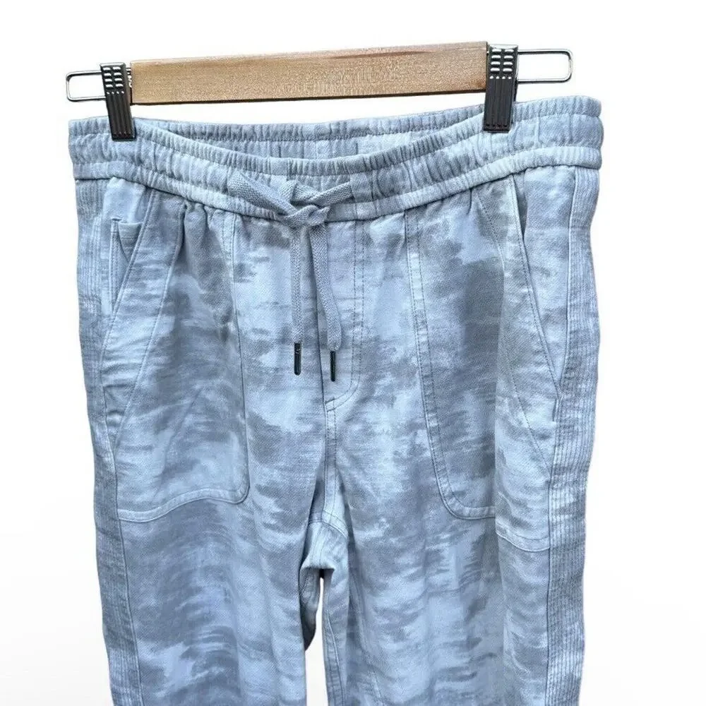 ATHLETA Farallon Printed Jogger Pant Size 4 White Gray